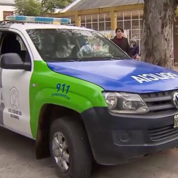Le robaron la moto y la encontró en Instagram: adolescentes la mostraban junto a armas de fuego