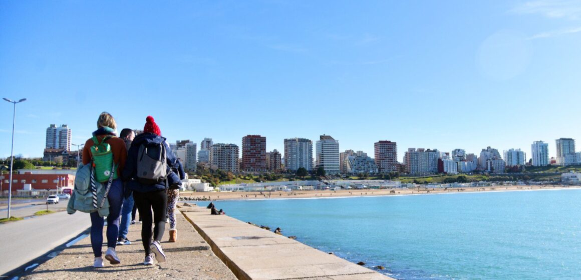 Clima ideal para el finde largo: La ciudad se prepara con sol, brisa marina y temperaturas templadas