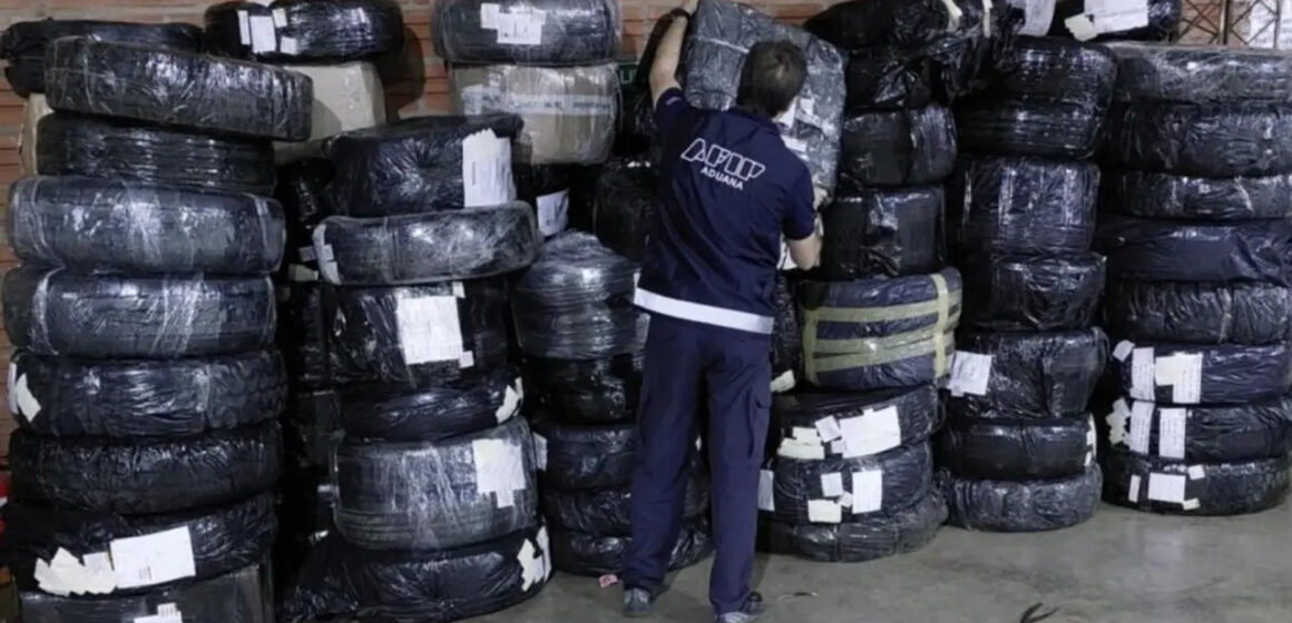 554259_landscape Control oficial en una gomería derivó en el secuestro de ruedas y llantas