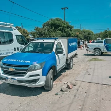 Mataron a un joven y prendieron fuego una casa en el barrio Dorrego