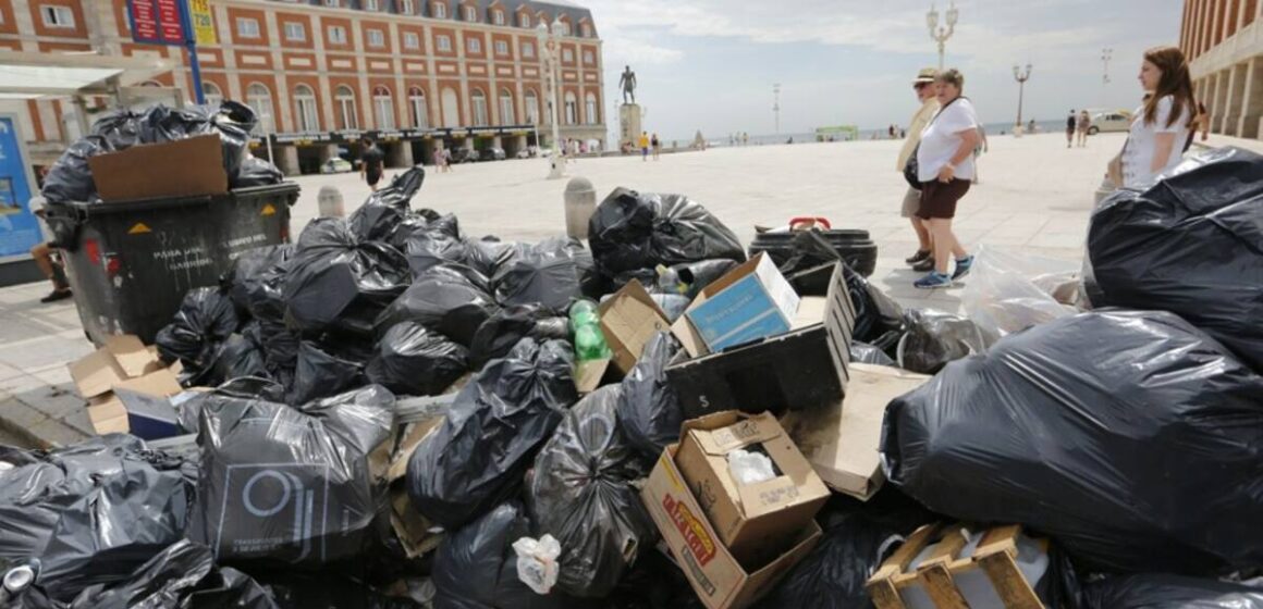 Cuestionan el mantenimiento de contenedores de basura y advierten por problemas sanitarios