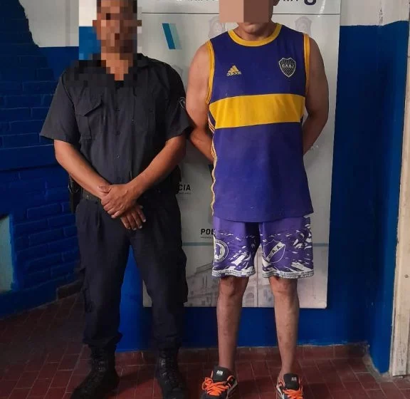 Detenido el “reductor” que extorsionaba adictos: cayó con armas, drogas y motos robadas