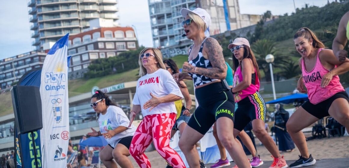 EMDER activa Playa Deportiva Varese con fútbol playa, zumba y surf hasta fin de enero