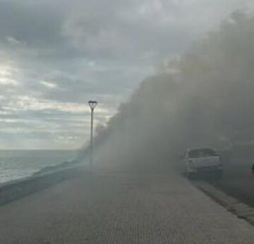 ncen perla Incendio en La Perla generó alarma entre vecinos y turistas y obligó a cortar el tránsito