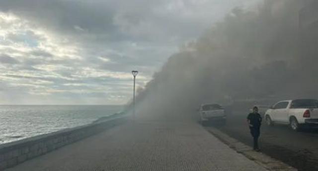ncen perla Incendio en La Perla generó alarma entre vecinos y turistas y obligó a cortar el tránsito