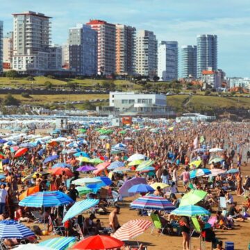 Mar del Plata registra fuerte movimiento turístico rumbo al cuarto fin de semana de enero