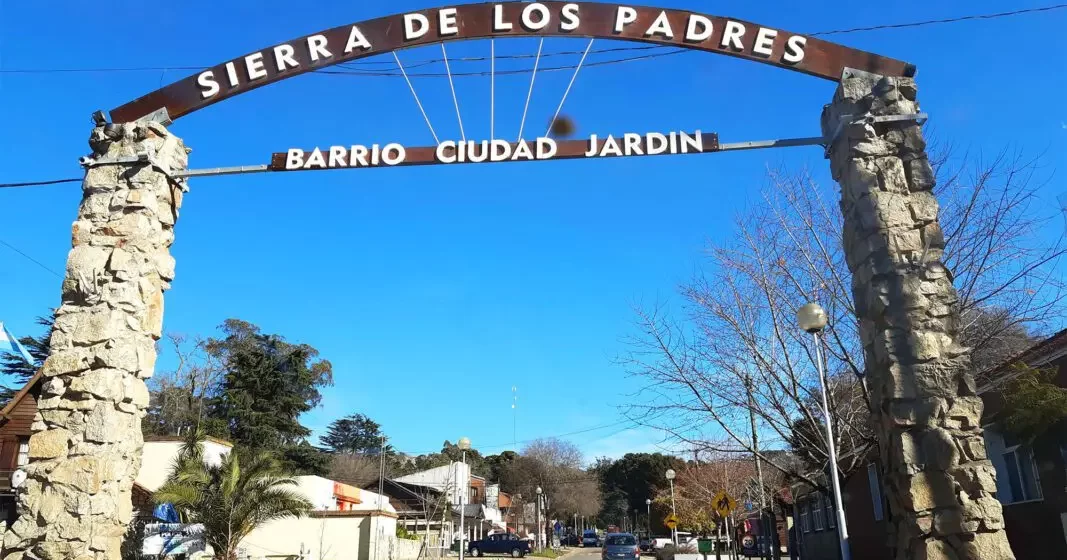 Motochorros asaltan dos casas vecinas en Sierra de los Padres: se llevaron USD 13.500