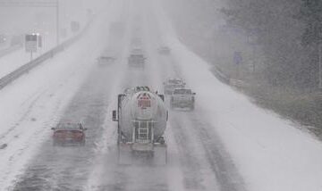 Tormenta invernal deja decenas de muertos y paraliza gran parte de Estados Unidos