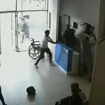 Violencia en una clínica de Mar del Plata: atacaron a un guardia tras impedir el ingreso de familiares