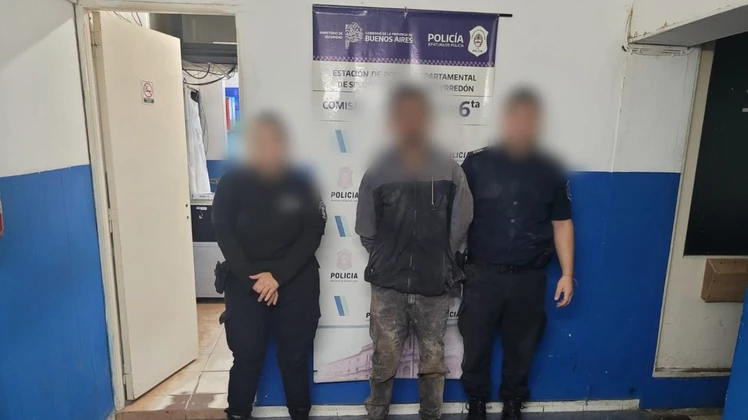 camion robo Intentó robar un camión, pero los vecinos lo redujeron antes de que escapara