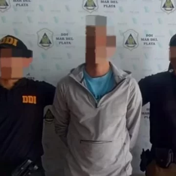 Golpearon a un anciano en una entradera y lo amenazaron con un cuchillo