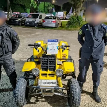 Corría picadas en cuatriciclo e intentó atropellar a un policía