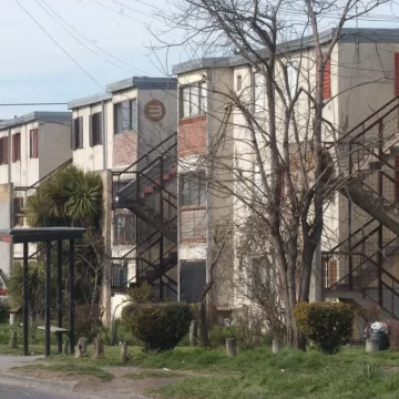 Convicto baleado en el Centenario: cumplía arresto domiciliario sin monitoreo electrónico