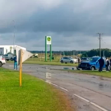 Choque frontal en la Ruta 88: dos camionetas destrozadas en plena jornada complicada