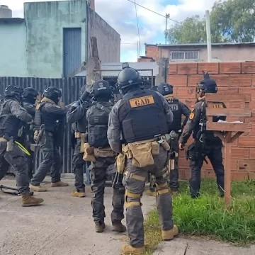 Recuperaron en Las Heras un auto robado en un violento asalto: hay un detenido