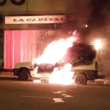 La Municipalidad deberá indemnizar a una kiosquera por un auto abandonado que se incendió