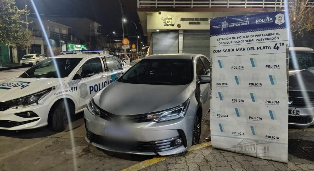 robrobro Detuvieron a un joven que circulaba en un auto robado: “Lo compré por Facebook”